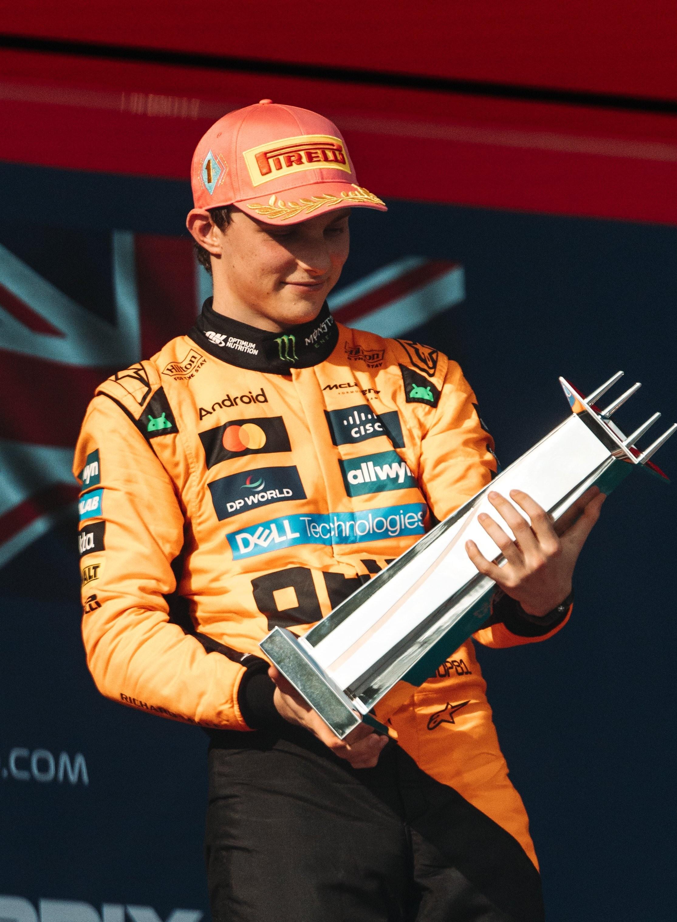 皇家社会冲刺阶段临场应变阿扎伦卡在热火比赛中险胜，网友：风云突变迈阿密热火集结日更衣室发声的简单介绍